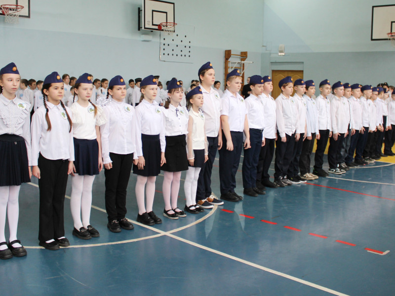 Конкурс "Смотр строя и песни".