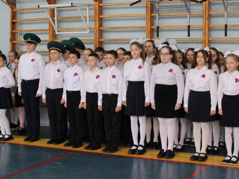 Конкурс "Смотр строя и песни".